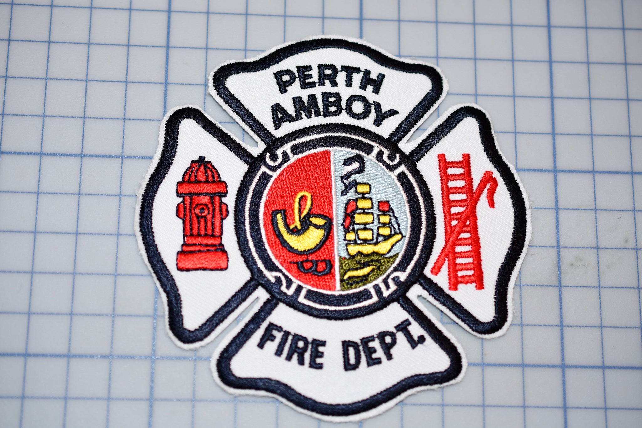 Perth Amboy New Jersey Fire Department Patch (B29-363)