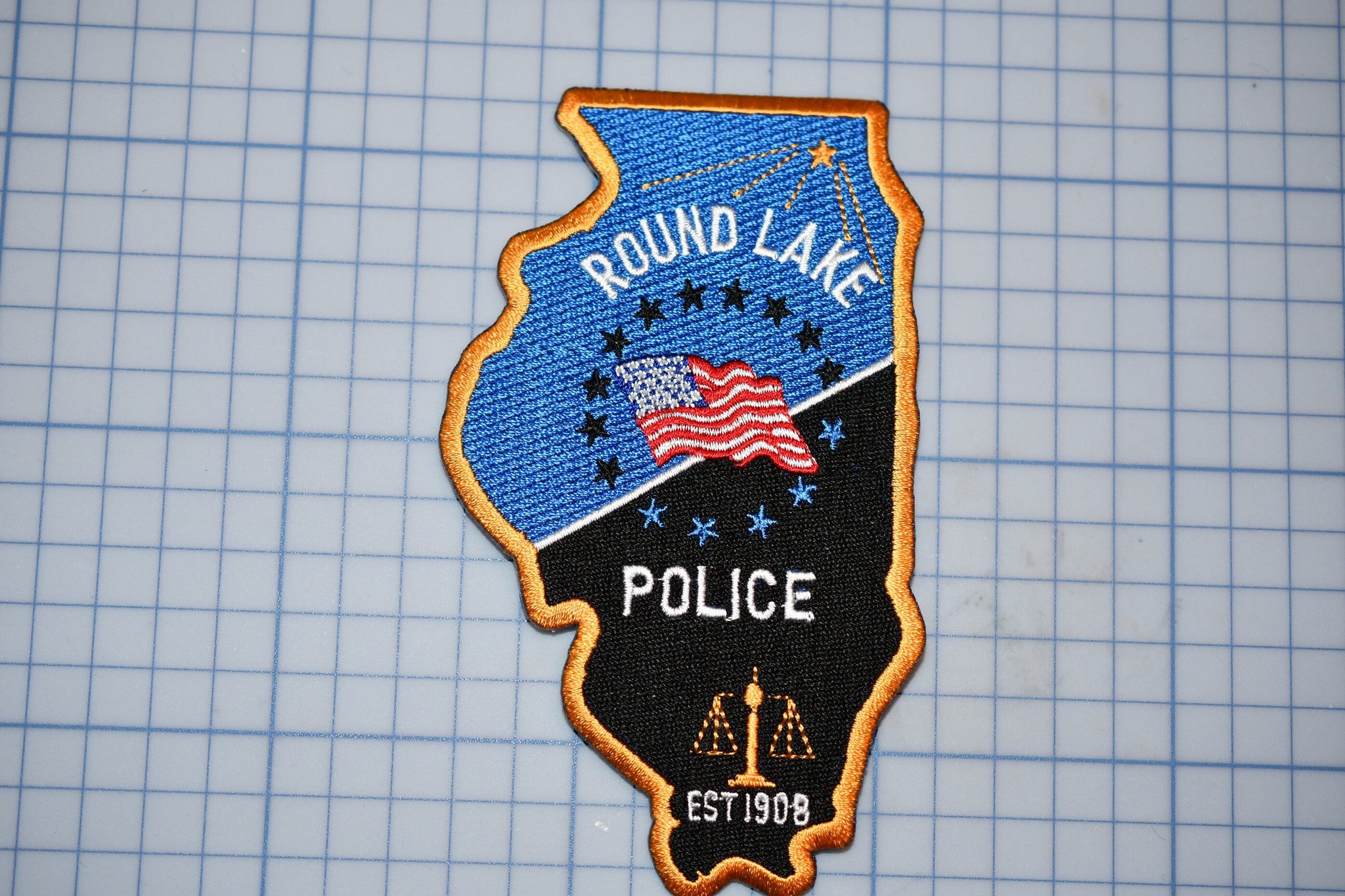 Round Lake Illinois Police Patch (S4-288)