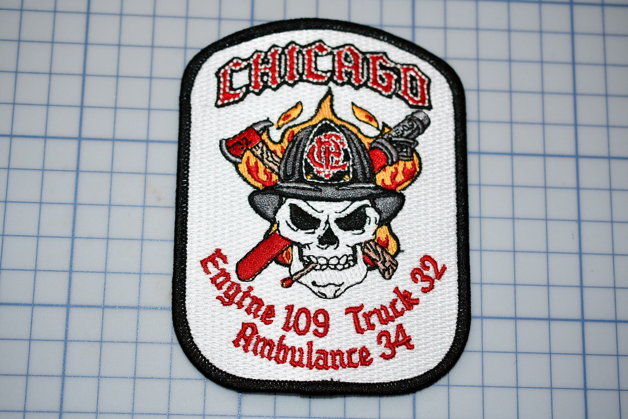Chicago Illinois Fire Department Engine 109 Truck 32 Ambulance 34 Patch (B28-332)